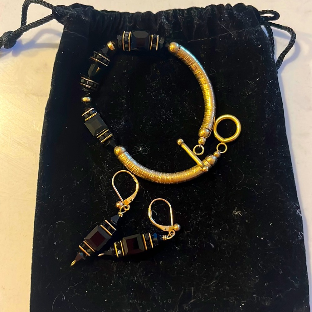 Matching set black dangle earrings and bracelet